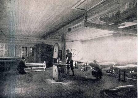Et bilde som inneholder innendrs, bygning, foto, bakke

Automatisk generert beskrivelse