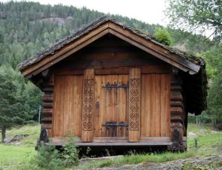 Et bilde som inneholder utendrs, gress, tre, bygning

Automatisk generert beskrivelse