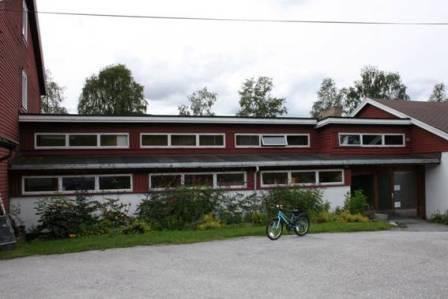 Et bilde som inneholder utendrs, bygning, himmel, hus

Automatisk generert beskrivelse