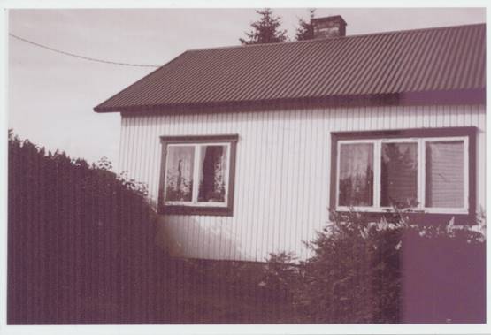Et bilde som inneholder bygning, hus, utendrs, foto

Automatisk generert beskrivelse